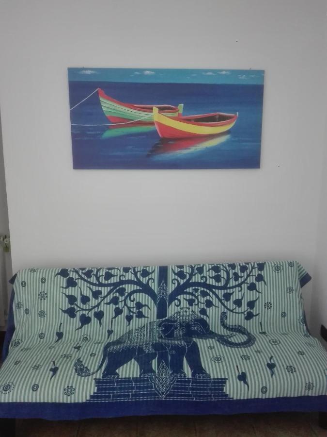 A Santy'S Rooms-Bagnocondiviso Sharedboth Room2Piano-No Lift-3Chilom A Piedi Xaeroporto-A Pagamento Shuttle Air Condizextra Bed Extrabed For A Fee-3 Minuti Bus Xfieradiroma-10 Minutes Stop Bus To Rome In50 Minutes Trafficpermitting Are You To Rome فيوميتشينو المظهر الخارجي الصورة