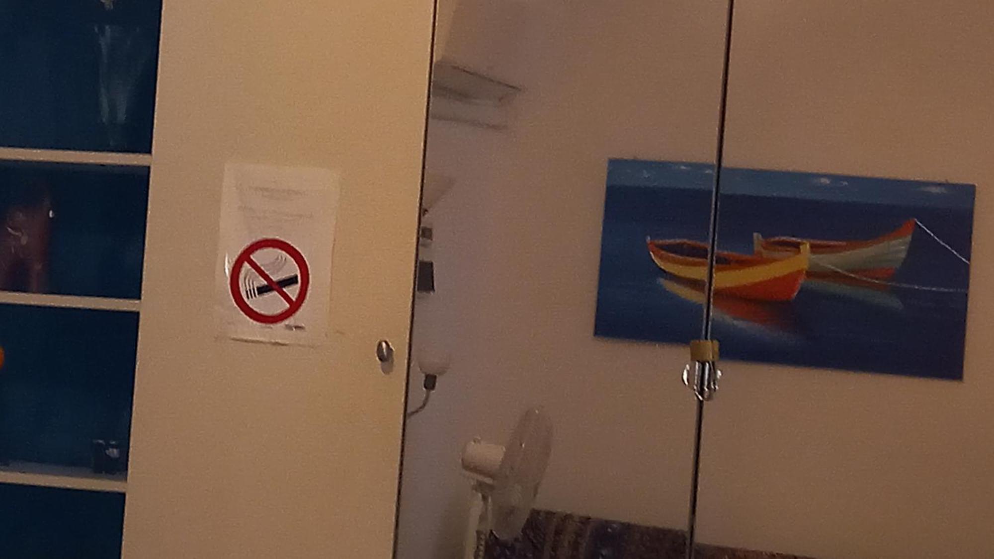 A Santy'S Rooms-Bagnocondiviso Sharedboth Room2Piano-No Lift-3Chilom A Piedi Xaeroporto-A Pagamento Shuttle Air Condizextra Bed Extrabed For A Fee-3 Minuti Bus Xfieradiroma-10 Minutes Stop Bus To Rome In50 Minutes Trafficpermitting Are You To Rome فيوميتشينو المظهر الخارجي الصورة